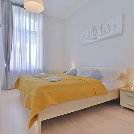 Apartment Sienkiewicza - Blisko Promenady - Zabytkowa Kamienica - Parking