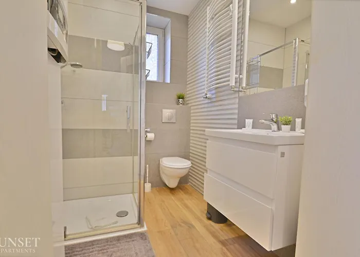 公寓 Sienkiewicza - Blisko Promenady - Parking 斯维诺乌伊希切